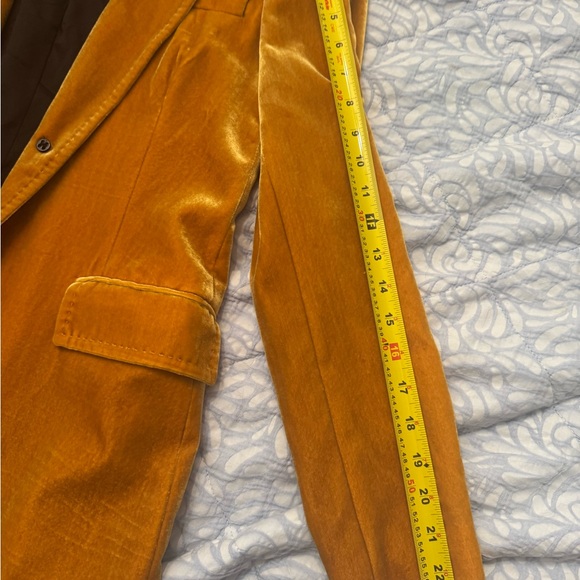 Judith and Charles velvet blazer - Picture 6 of 7